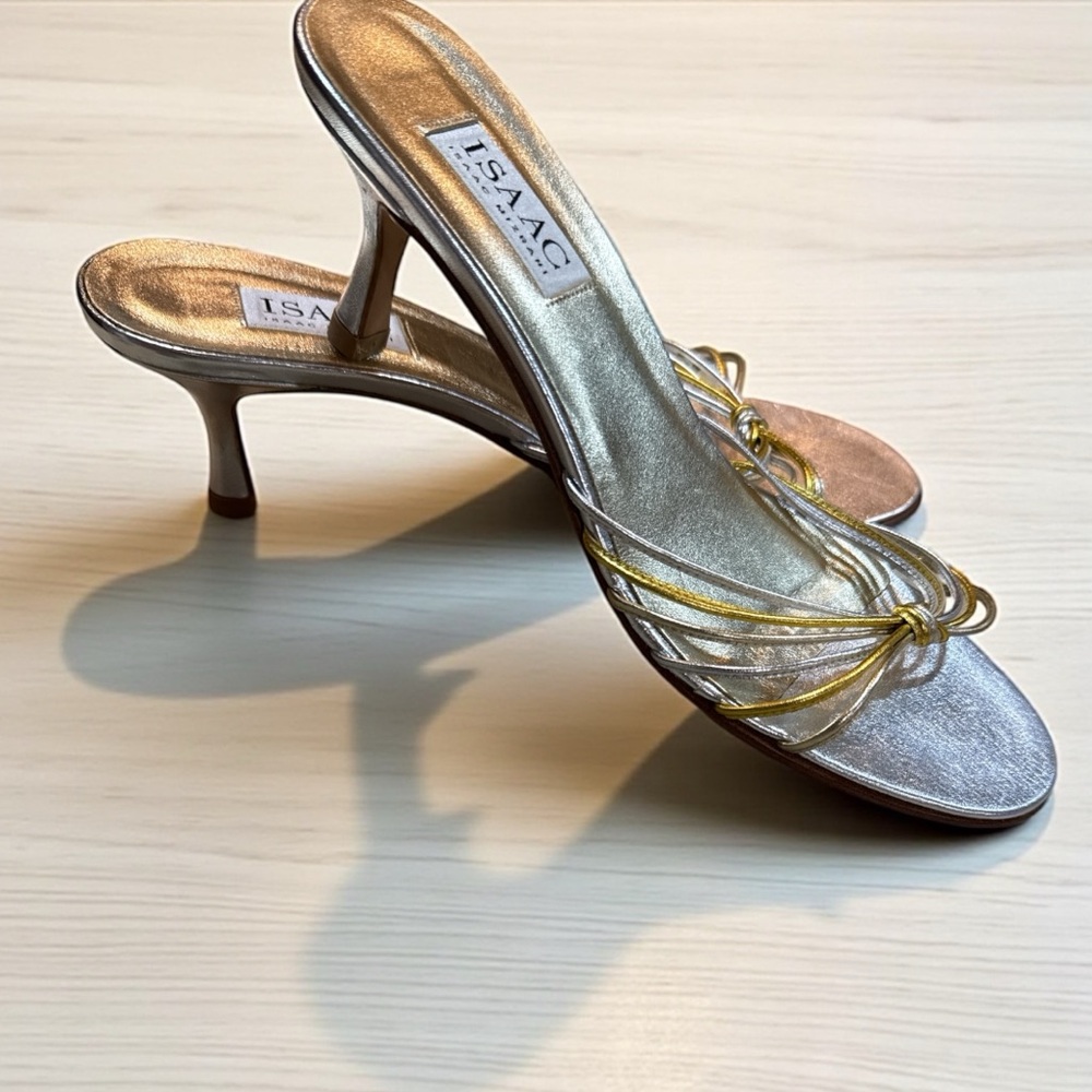 Isaac Mizrahi Savvy On The Ave Nate Bis sandals